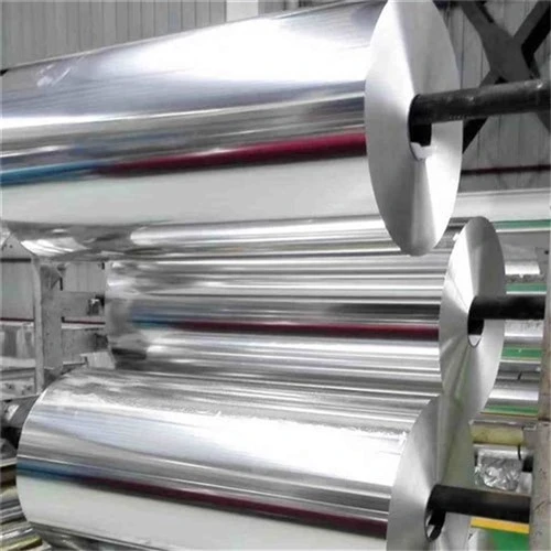 Jumbo aluminiumsfolierull som lager take away-boks